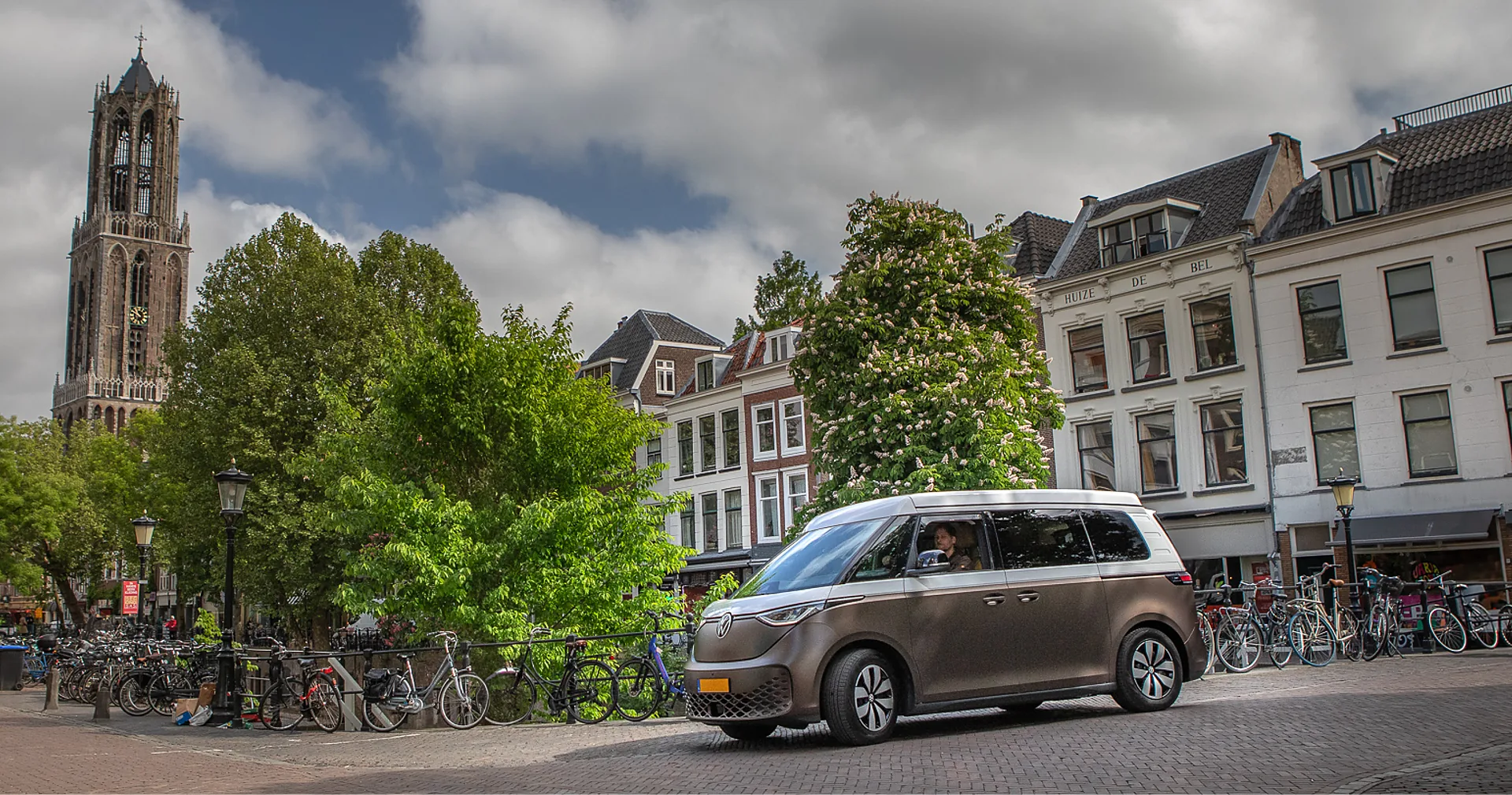 Outbase ID Buzz in de binnenstad van Utrecht
