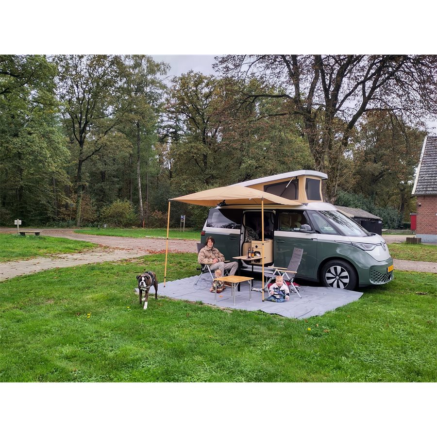 Camping with two babies and a dog Thomas and Michelle on their Land ...