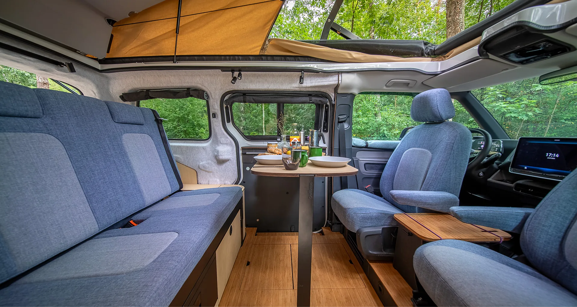 Interieur van de Outbase Delta